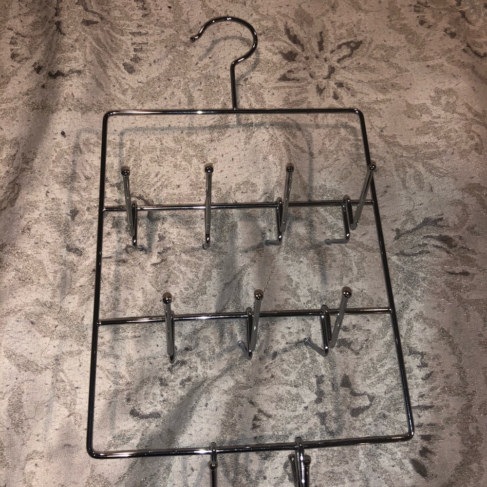 Tie Hanger